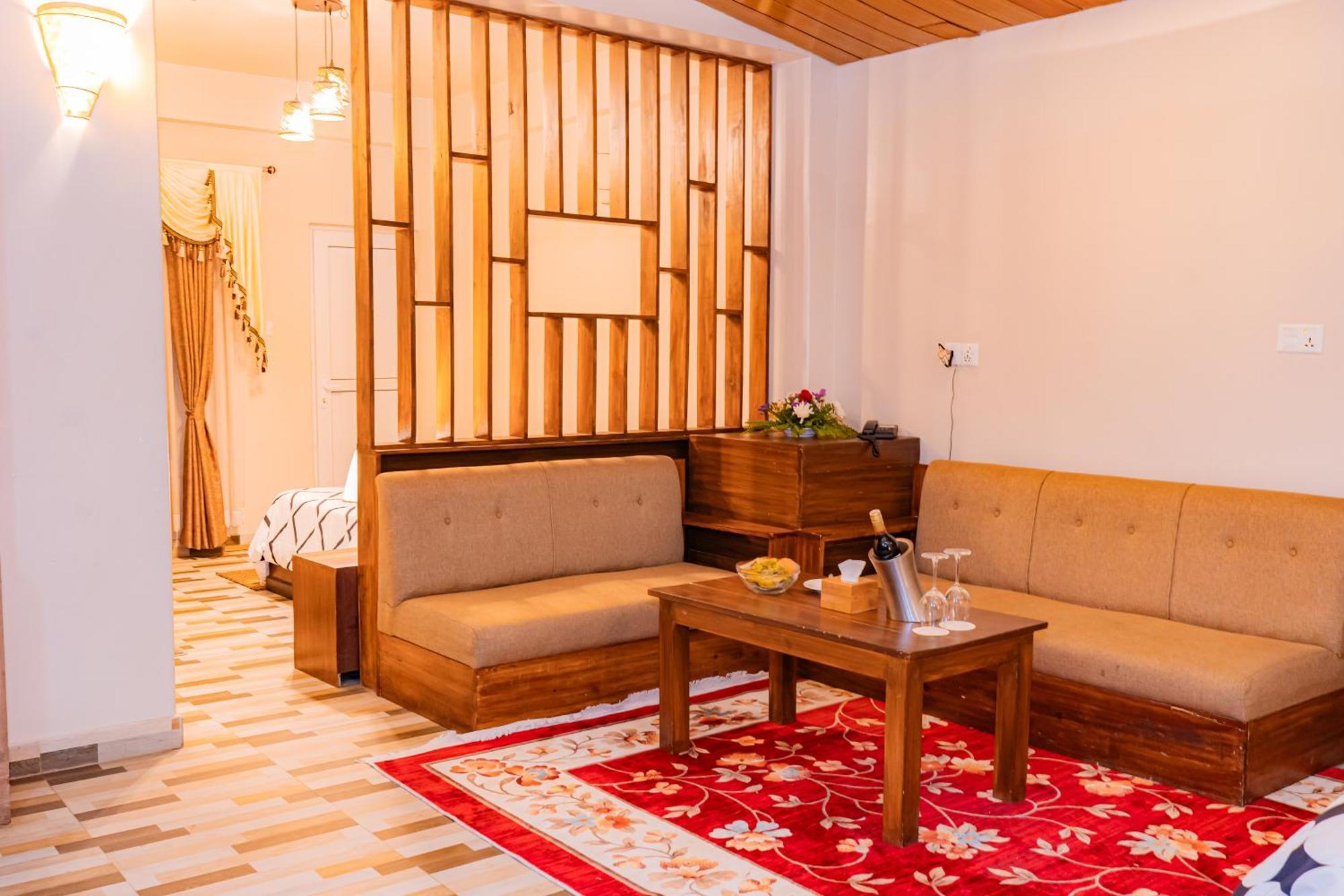 Busy Bee Resort, Pokhara Exterior photo