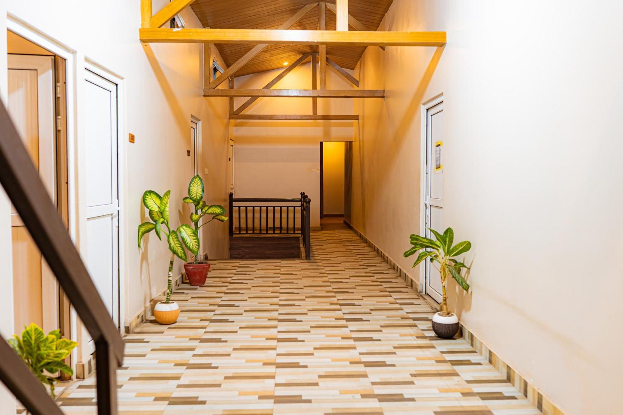 Busy Bee Resort, Pokhara Exterior photo